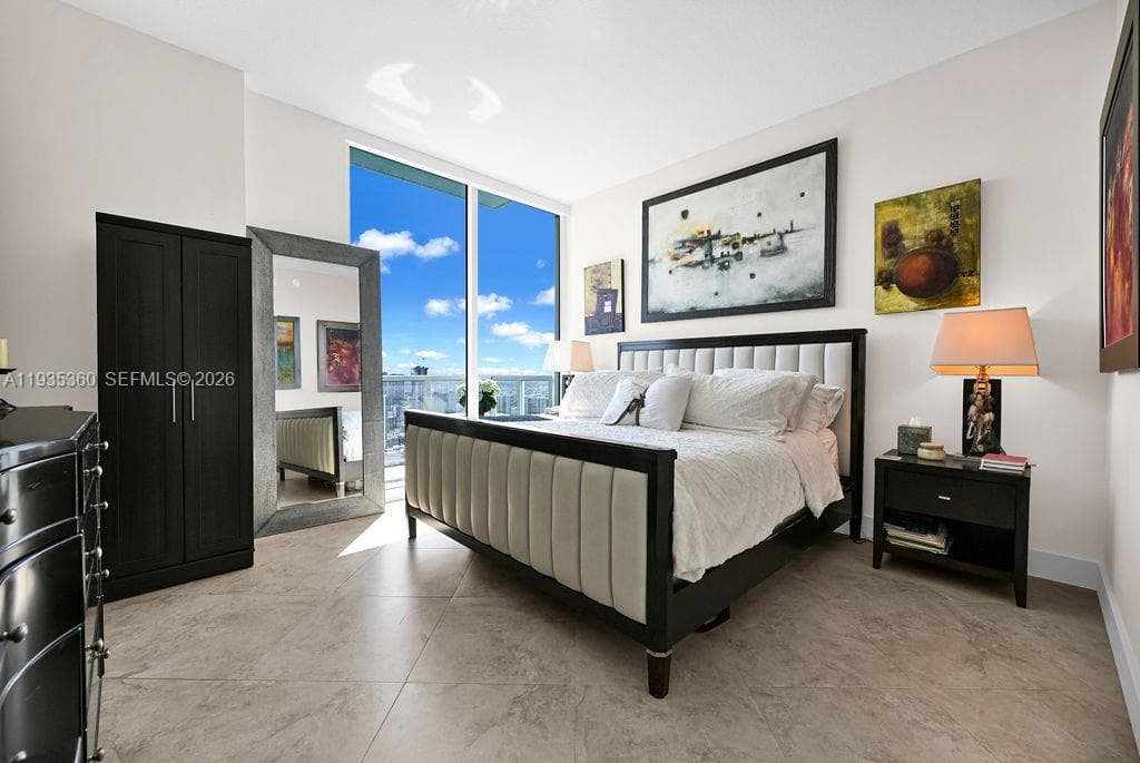 1900 N Bayshore Dr # 5103, Miami FL 33132 — 62