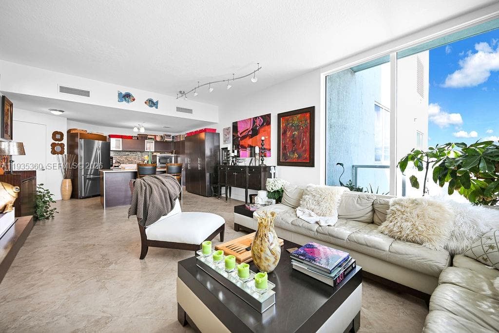 1900 N Bayshore Dr # 5103, Miami FL 33132 — 6