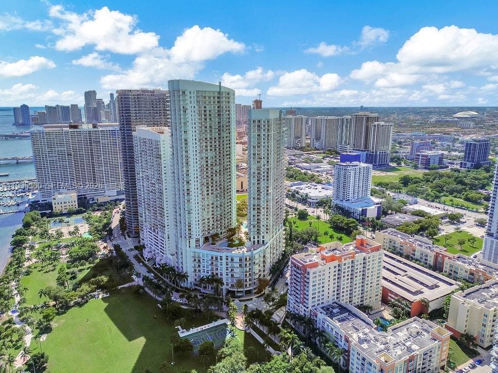 1900 N Bayshore Dr # 5103, Miami FL 33132 — 56
