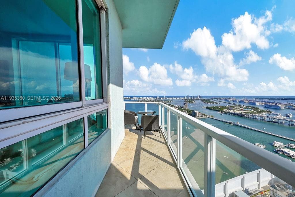 1900 N Bayshore Dr # 5103, Miami FL 33132 — 42