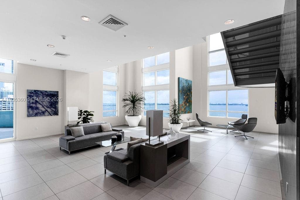 1900 N Bayshore Dr # 5103, Miami FL 33132 — 46