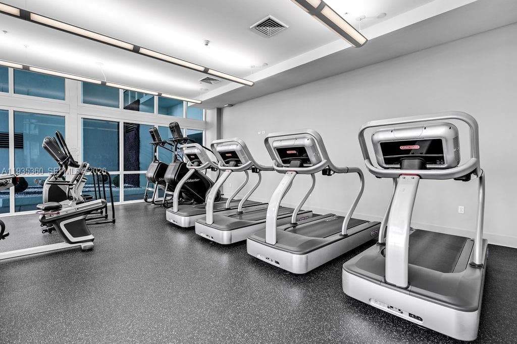 1900 N Bayshore Dr # 5103, Miami FL 33132 — 47