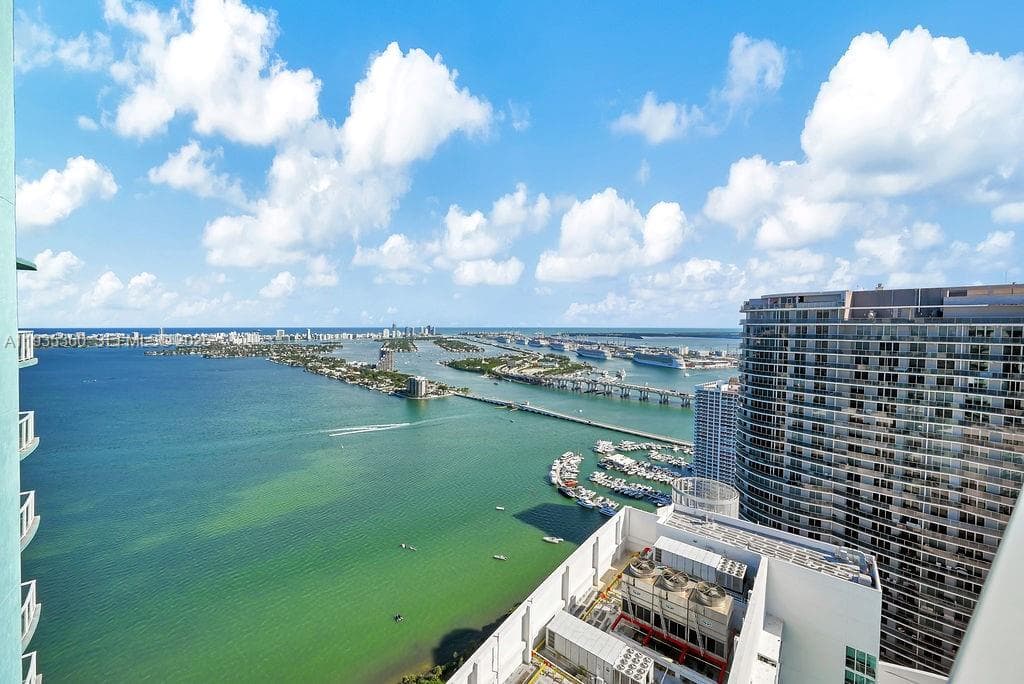 1900 N Bayshore Dr # 5103, Miami FL 33132 — 43