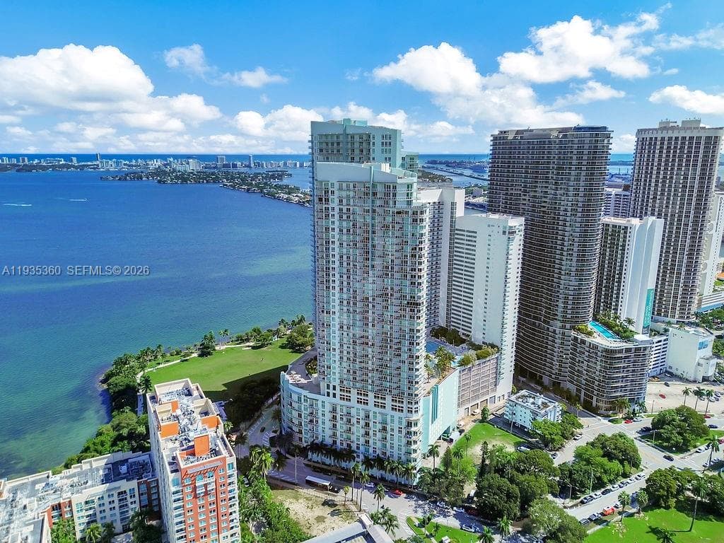1900 N Bayshore Dr # 5103, Miami FL 33132 — 53