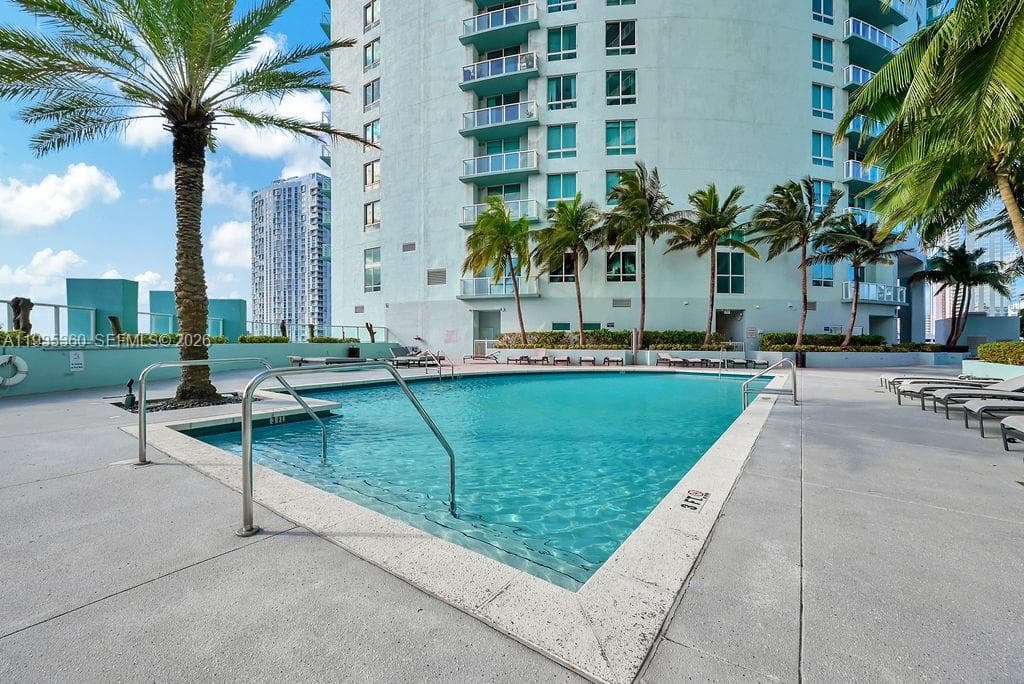 1900 N Bayshore Dr # 5103, Miami FL 33132 — 77