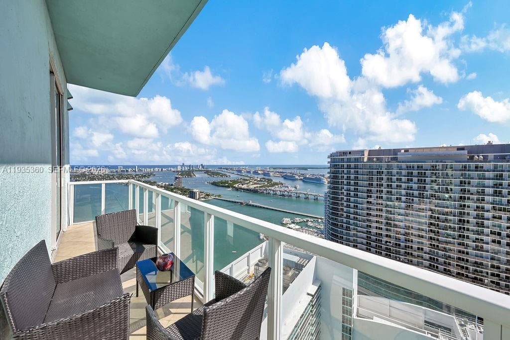 1900 N Bayshore Dr # 5103, Miami FL 33132 — 67
