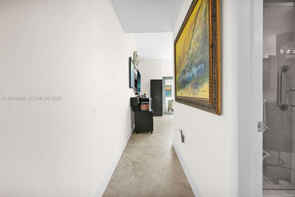 1900 N Bayshore Dr # 5103, Miami FL 33132 — 66