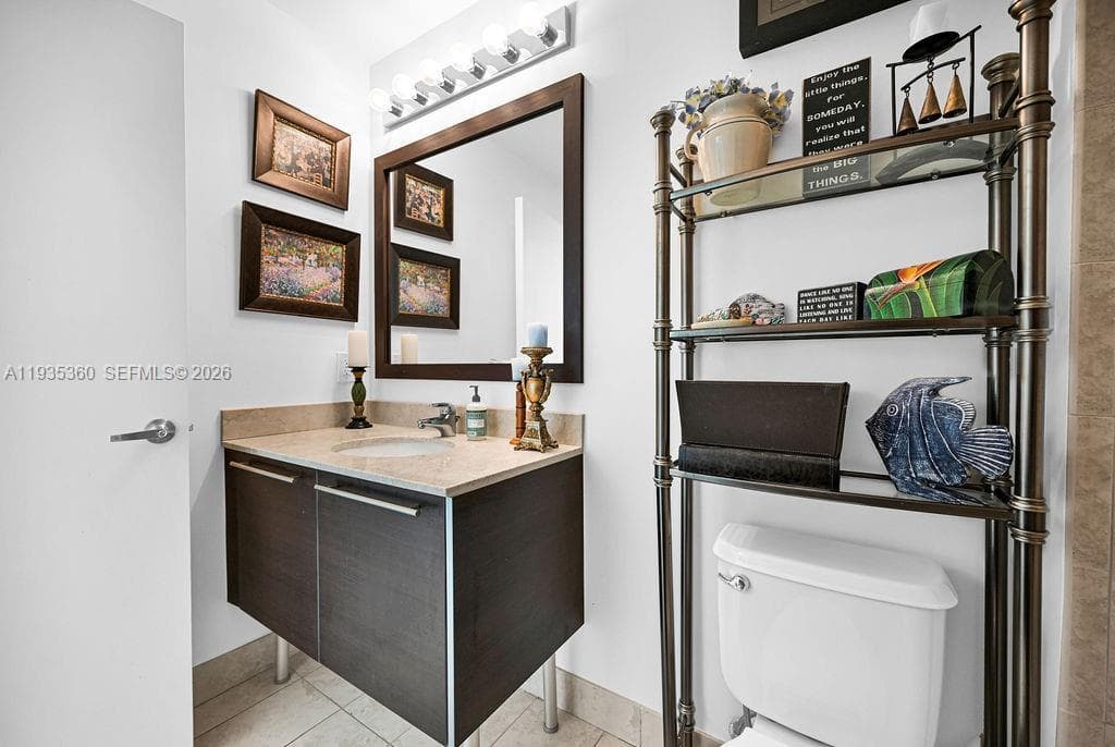 1900 N Bayshore Dr # 5103, Miami FL 33132 — 32