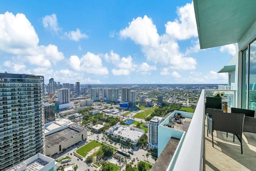 1900 N Bayshore Dr # 5103, Miami FL 33132 — 71