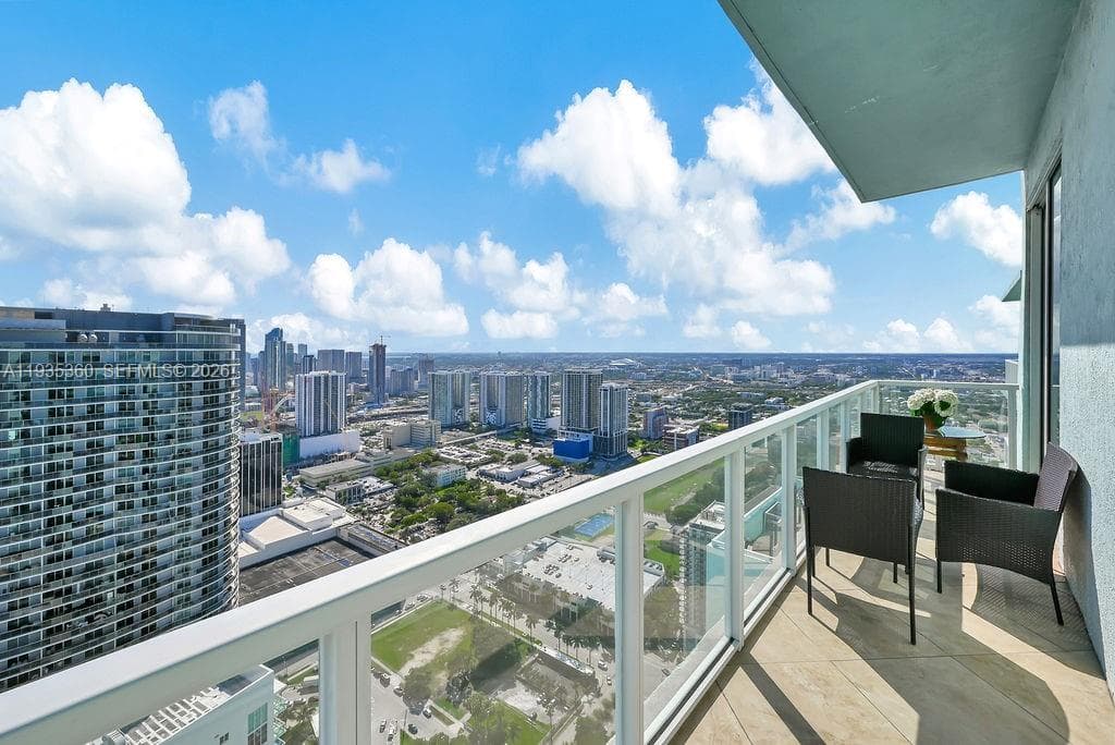 1900 N Bayshore Dr # 5103, Miami FL 33132 — 69