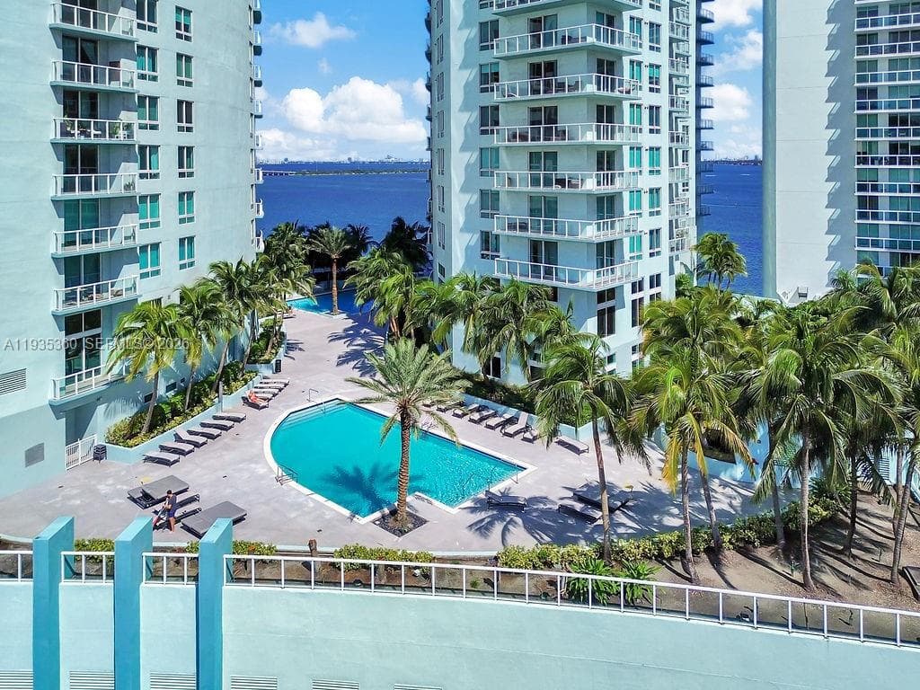 1900 N Bayshore Dr # 5103, Miami FL 33132 — 51