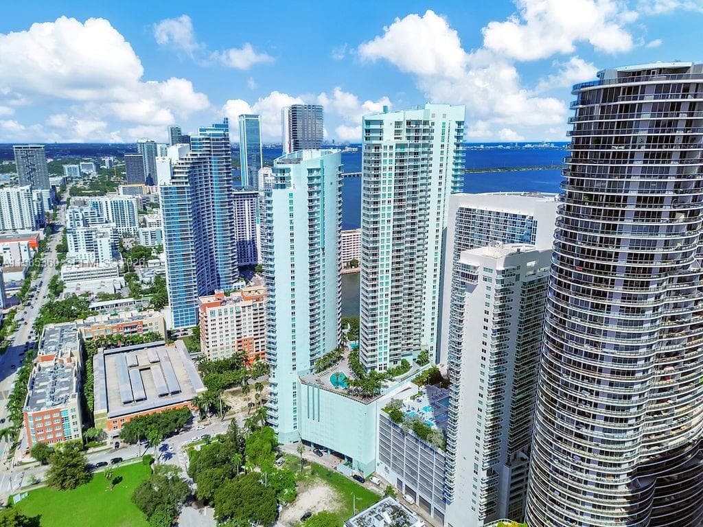 1900 N Bayshore Dr # 5103, Miami FL 33132 — 55