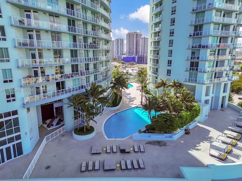 1900 N Bayshore Dr # 5103, Miami FL 33132 — 59