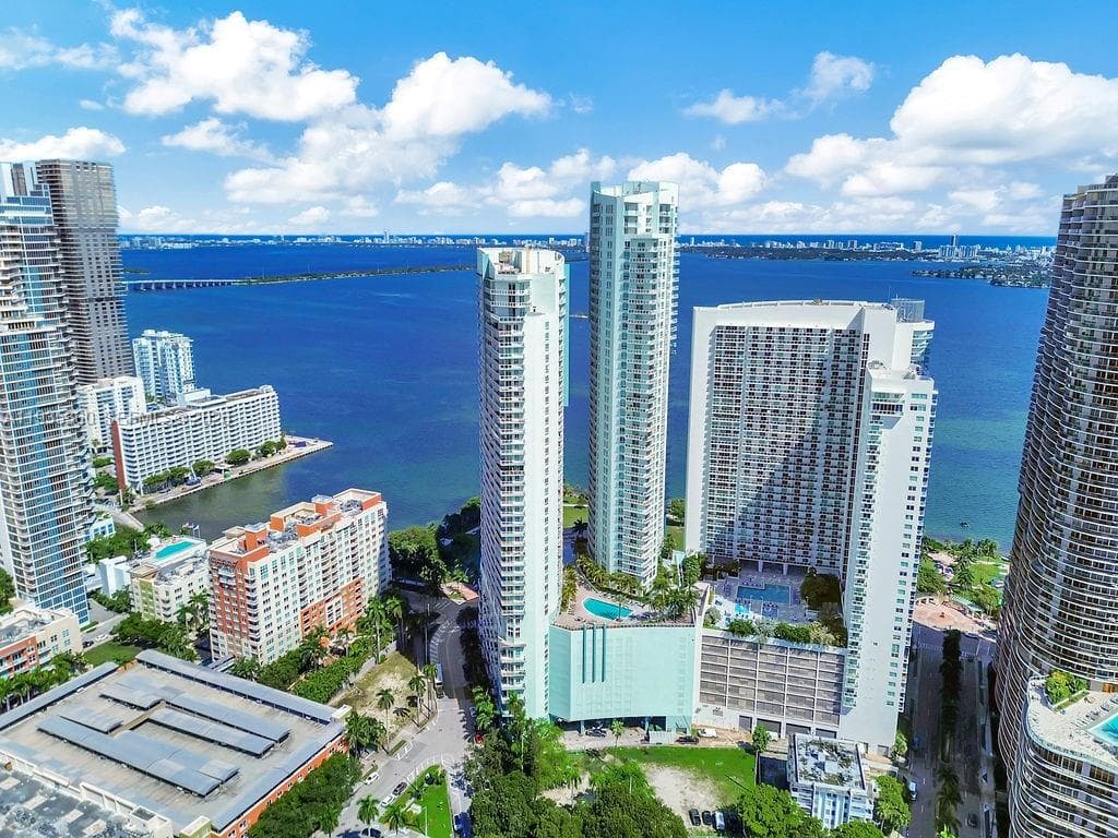 1900 N Bayshore Dr # 5103, Miami FL 33132 — 54