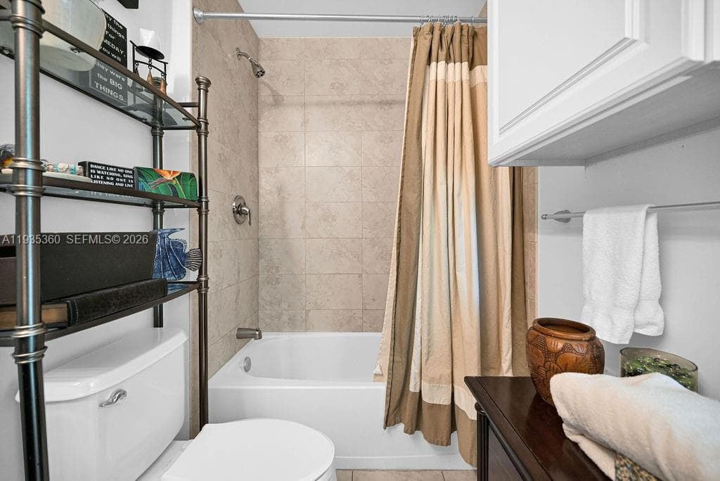 1900 N Bayshore Dr # 5103, Miami FL 33132 — 31