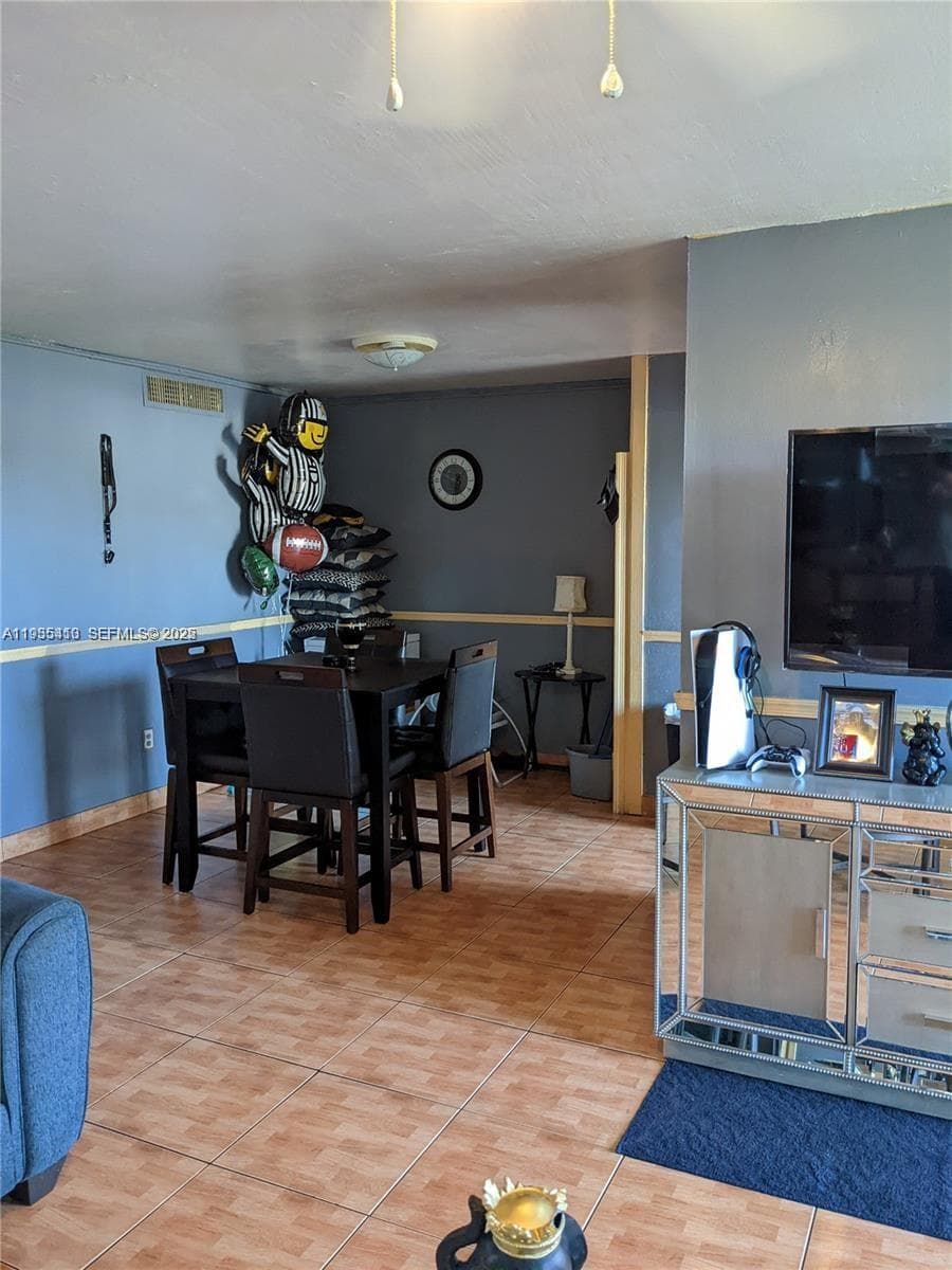 65 NE 202nd Ter # Q27, Miami Gardens FL 33179 — 2