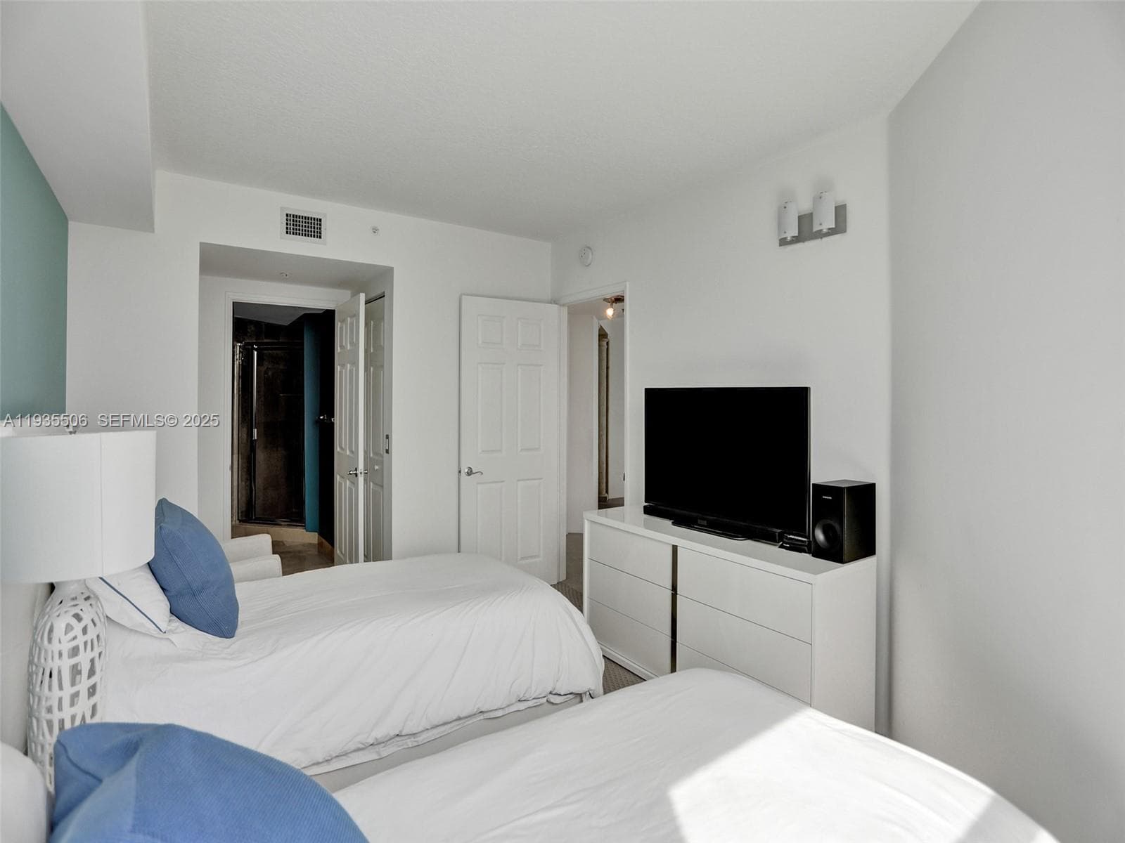 3370 Hidden Bay Dr # 508, Aventura FL 33180 — 38