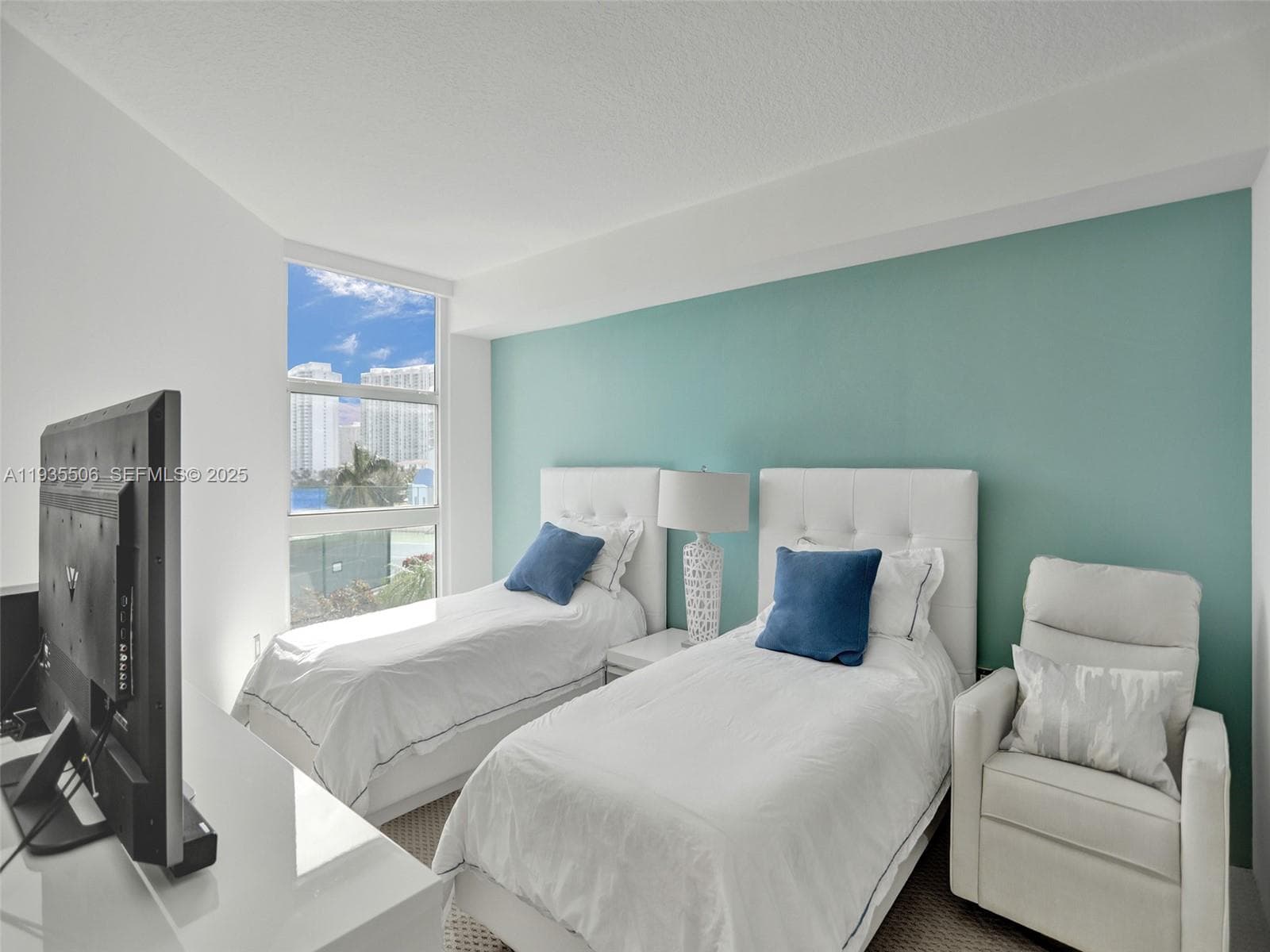 3370 Hidden Bay Dr # 508, Aventura FL 33180 — 35