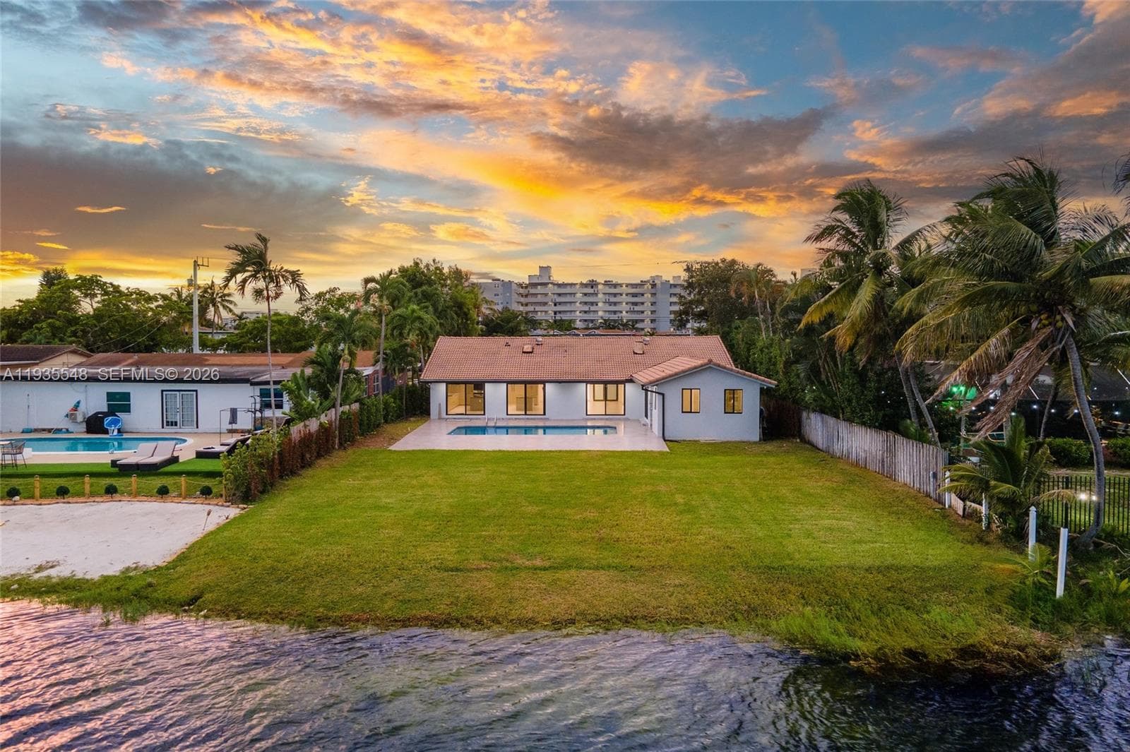 18735 NE 18th Ave, Miami FL 33179 — 19