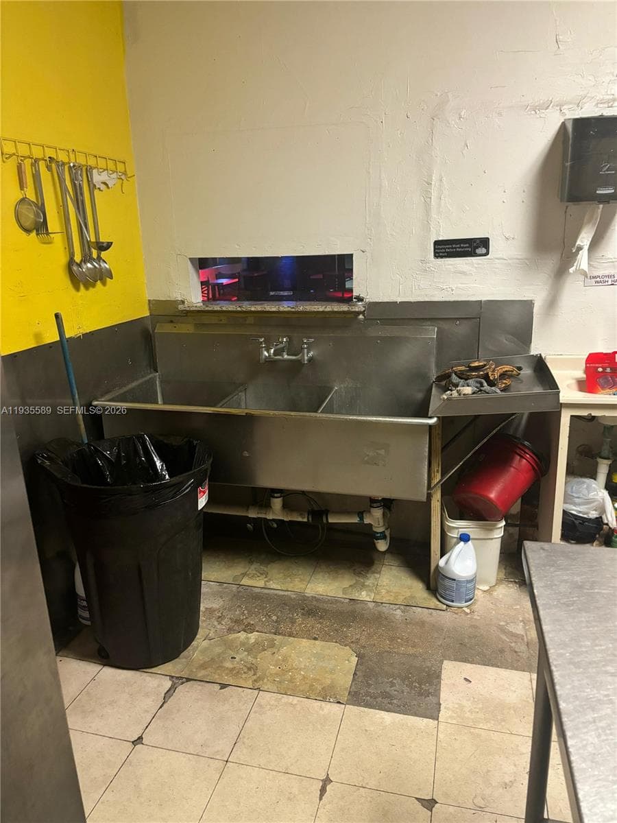 Opa-Locka, FL — 17