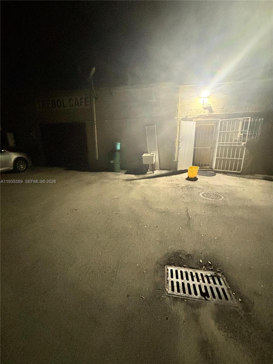Opa-Locka, FL — 21