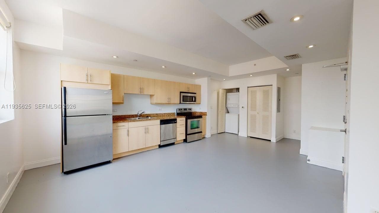 111 E Flagler St # 810, Miami FL 33131 — 3