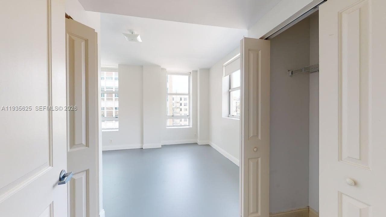 111 E Flagler St # 810, Miami FL 33131 — 11