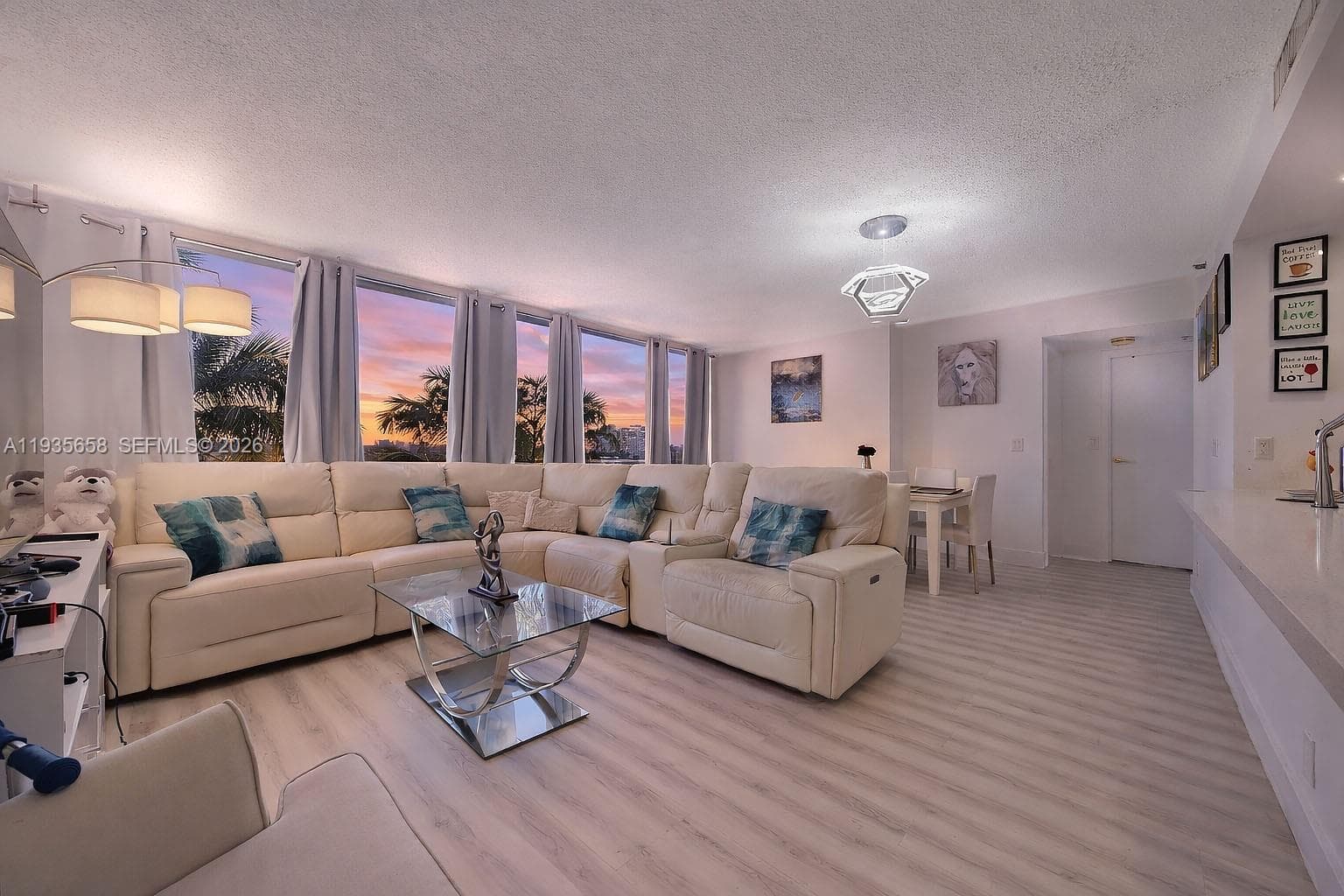 7601 E Treasure Dr # 611, North Bay Village FL 33141 — 36