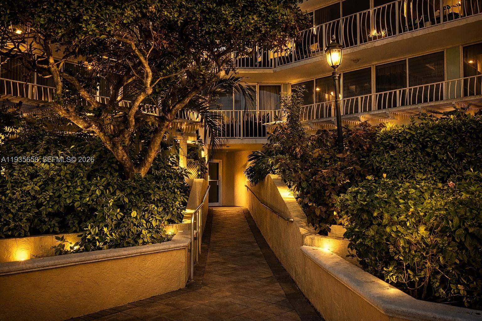 7601 E Treasure Dr # 611, North Bay Village FL 33141 — 68