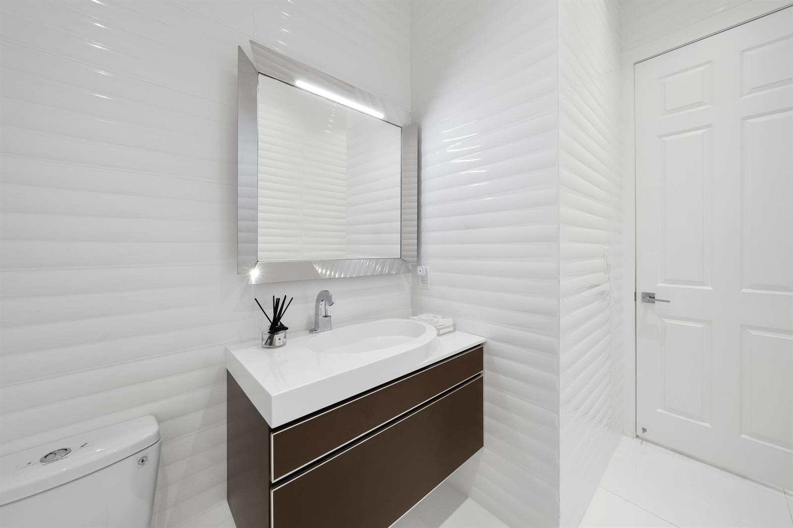 16430 NE 30th Avenue, North Miami Beach FL 33160 — 20