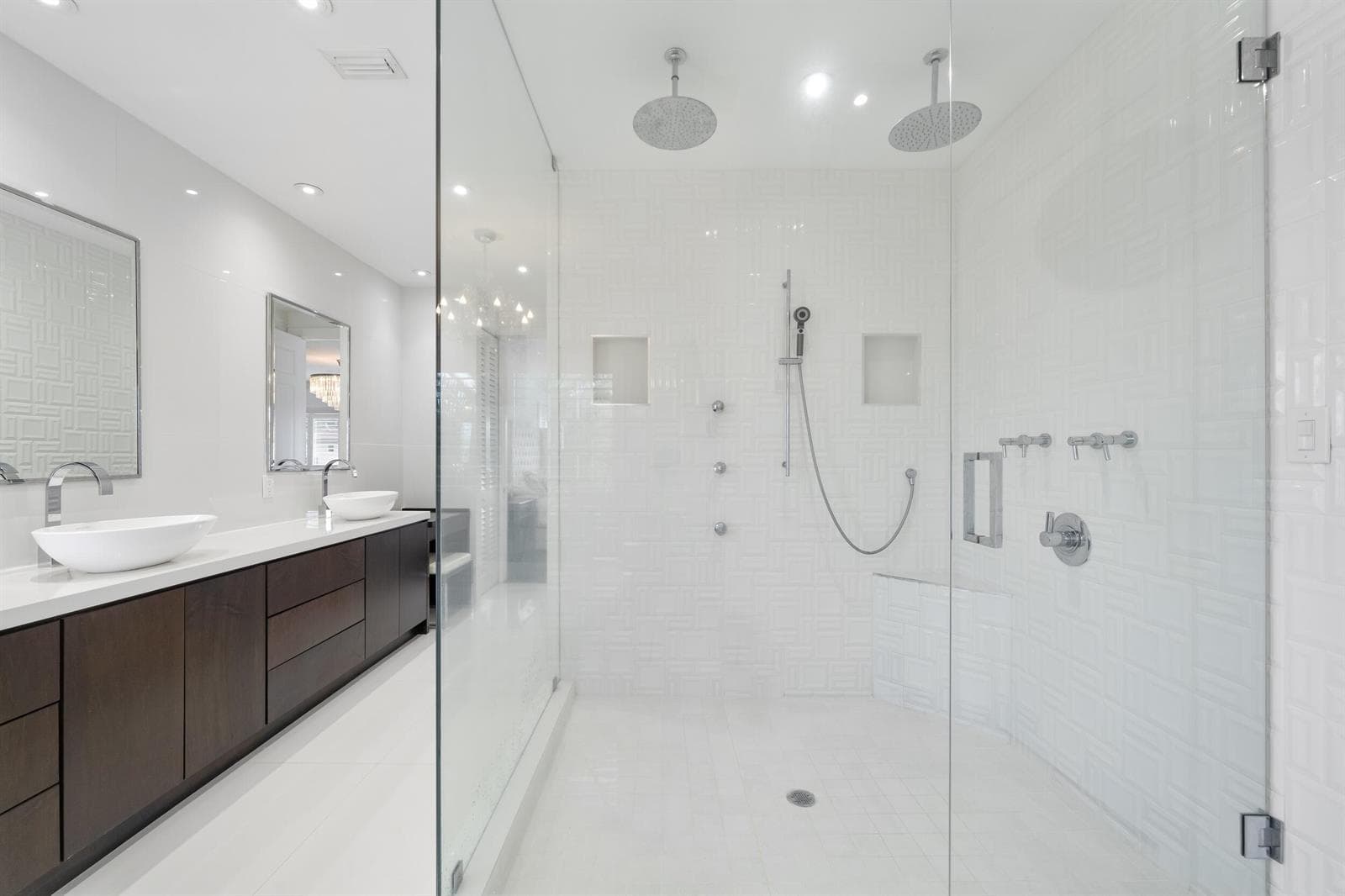 16430 NE 30th Avenue, North Miami Beach FL 33160 — 33