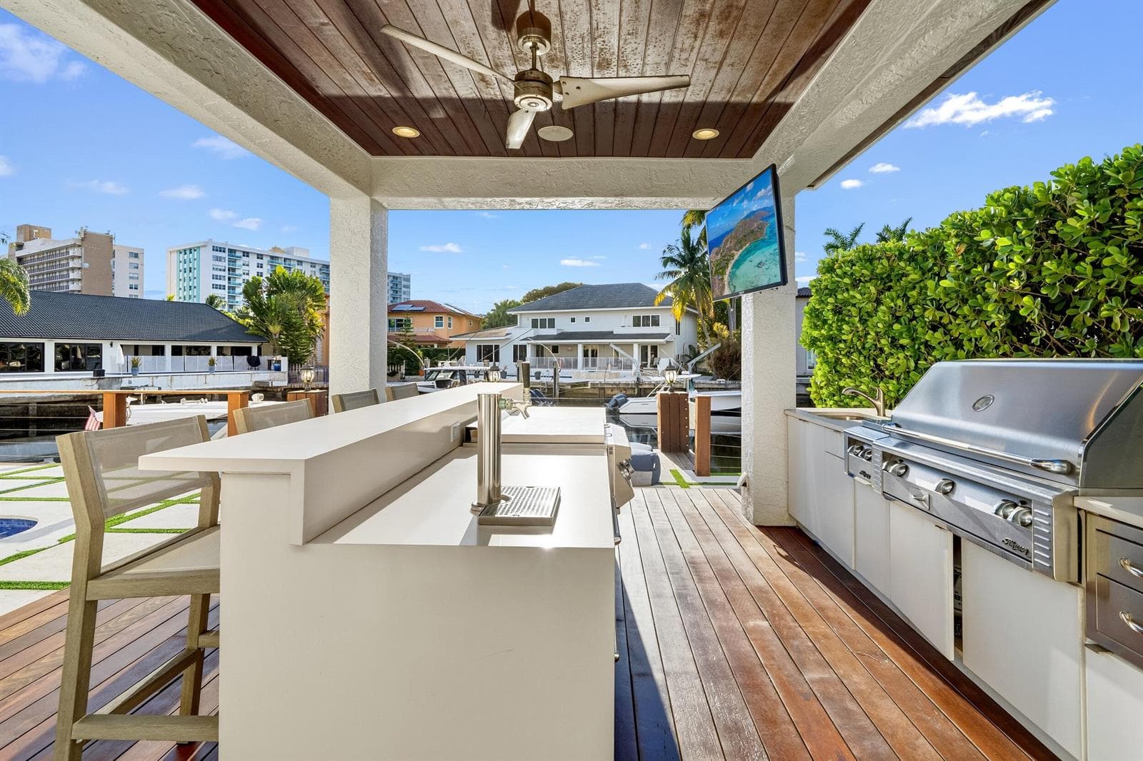 16430 NE 30th Avenue, North Miami Beach FL 33160 — 54