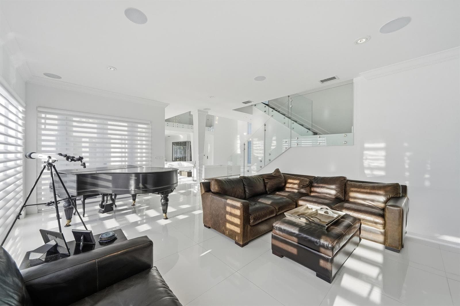 16430 NE 30th Avenue, North Miami Beach FL 33160 — 15