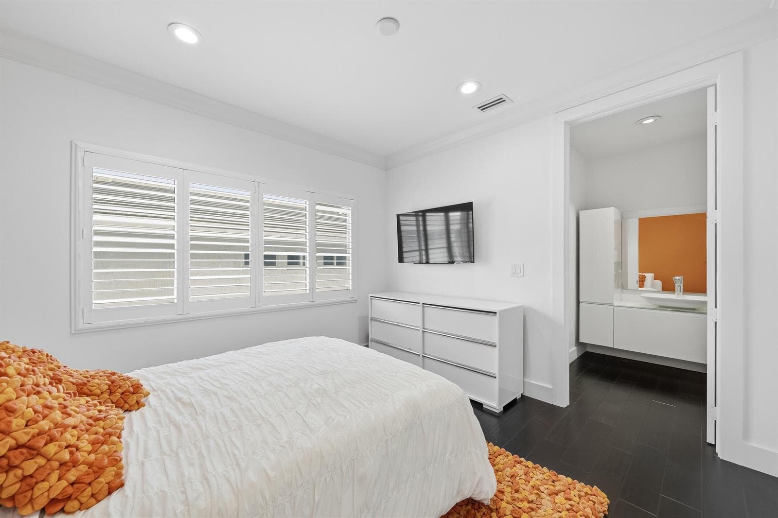 16430 NE 30th Avenue, North Miami Beach FL 33160 — 35