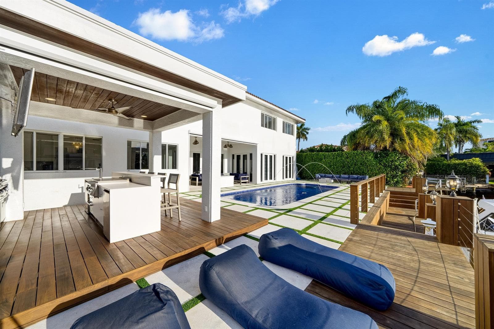 16430 NE 30th Avenue, North Miami Beach FL 33160 — 21