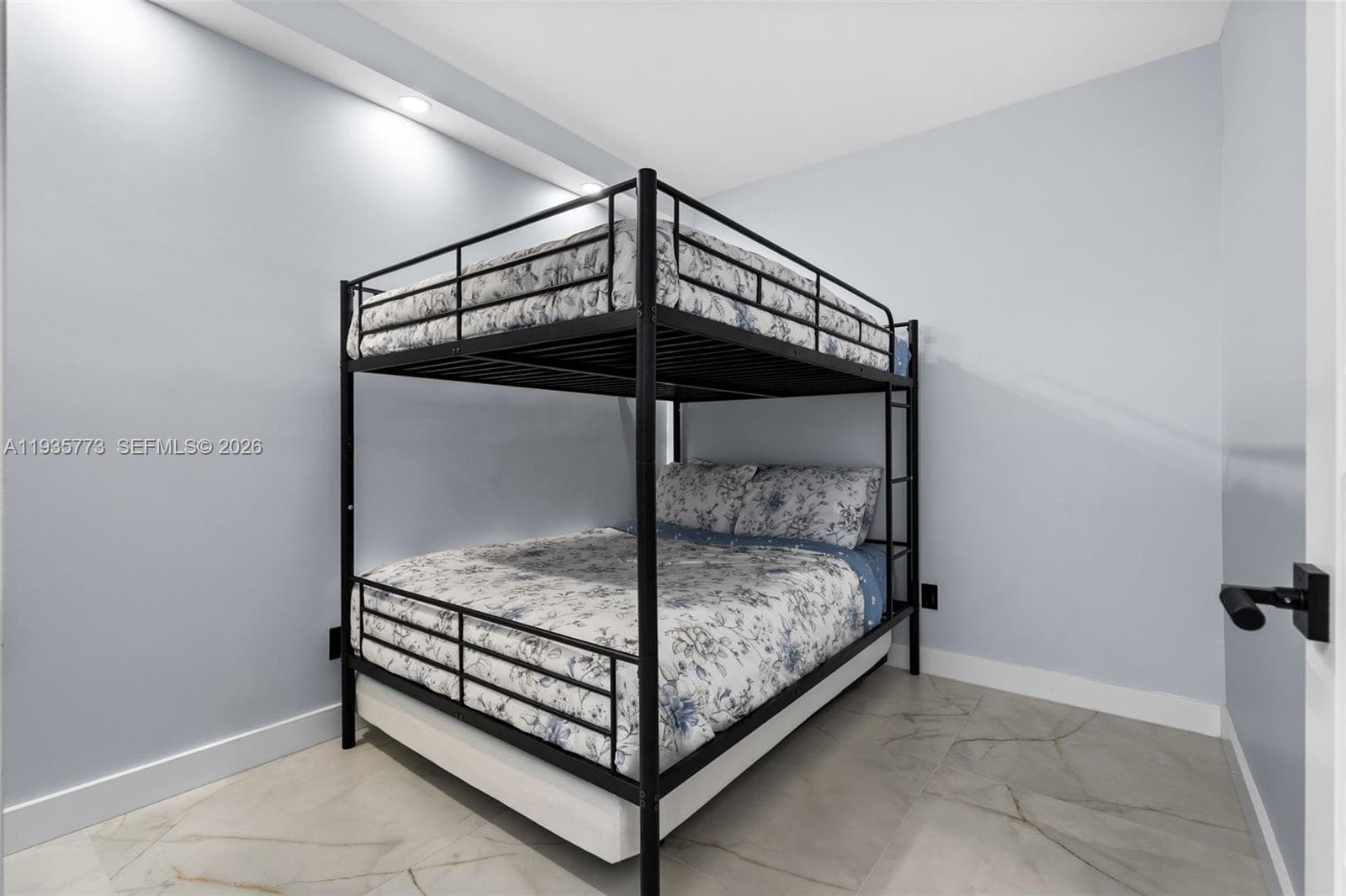 19380 Collins Ave # 826, Sunny Isles Beach FL 33160 — 24