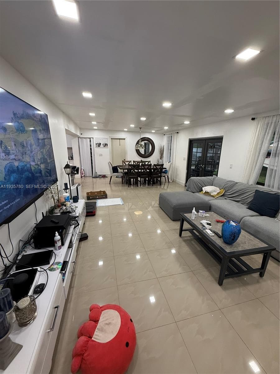 1031 NE 142nd St, North Miami FL 33161 — 13