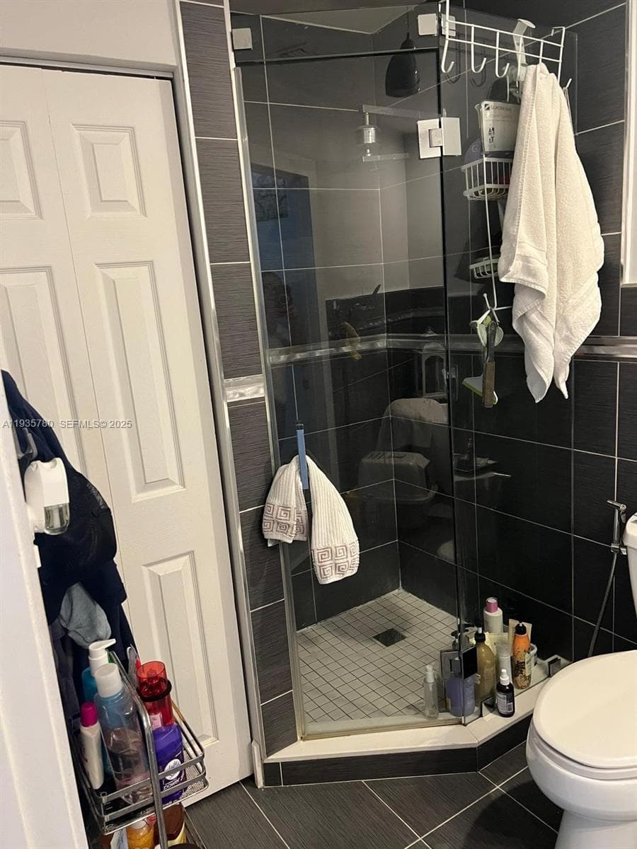 1031 NE 142nd St, North Miami FL 33161 — 22