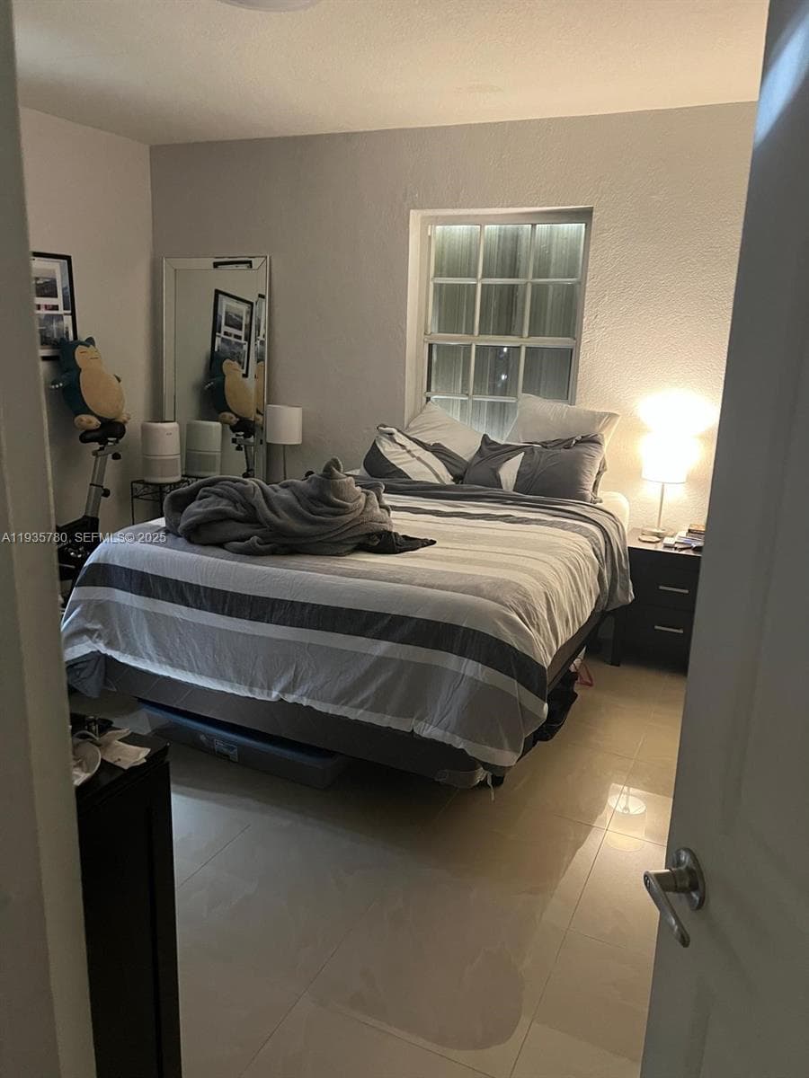 1031 NE 142nd St, North Miami FL 33161 — 24