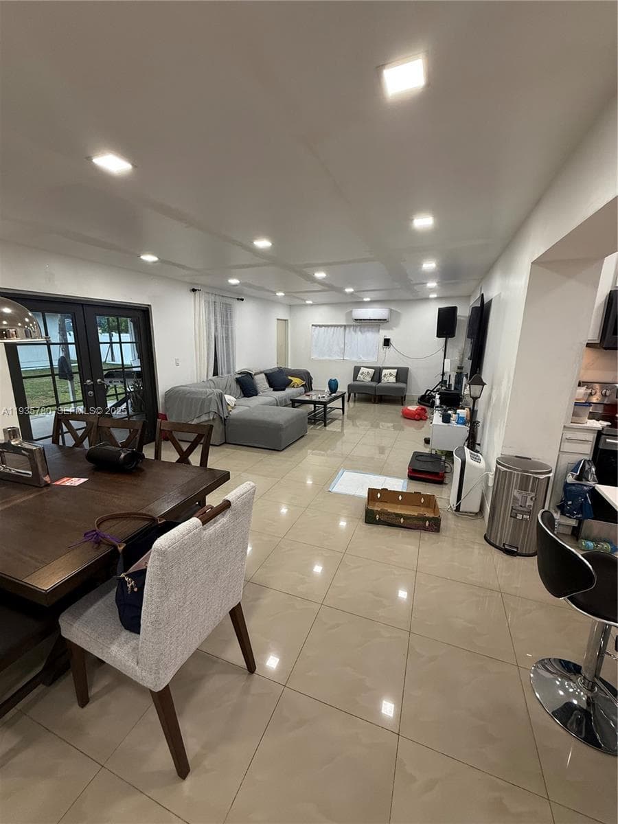 1031 NE 142nd St, North Miami FL 33161 — 11