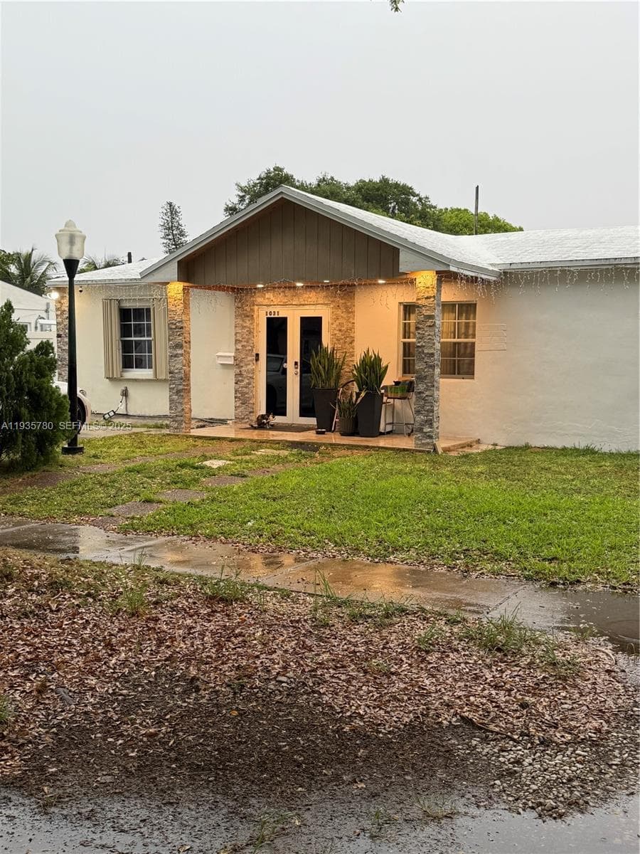 1031 NE 142nd St, North Miami FL 33161 — 4
