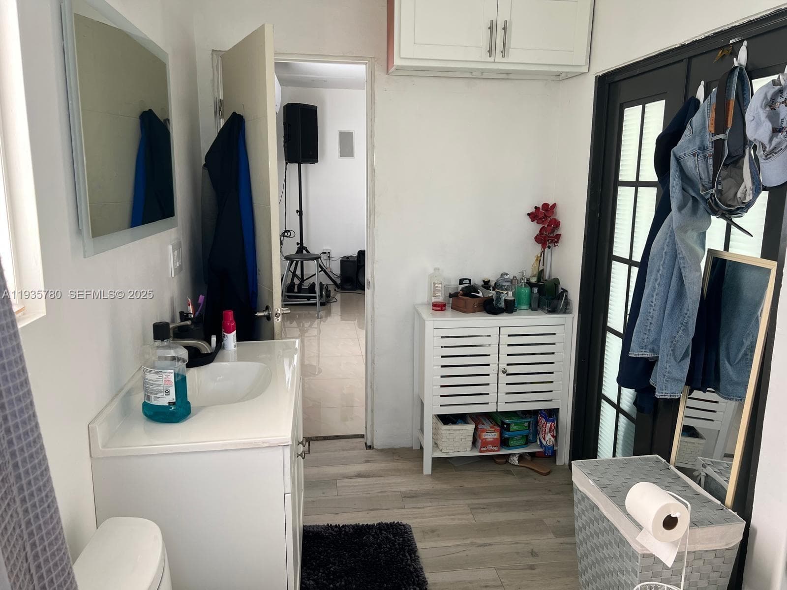 1031 NE 142nd St, North Miami FL 33161 — 25