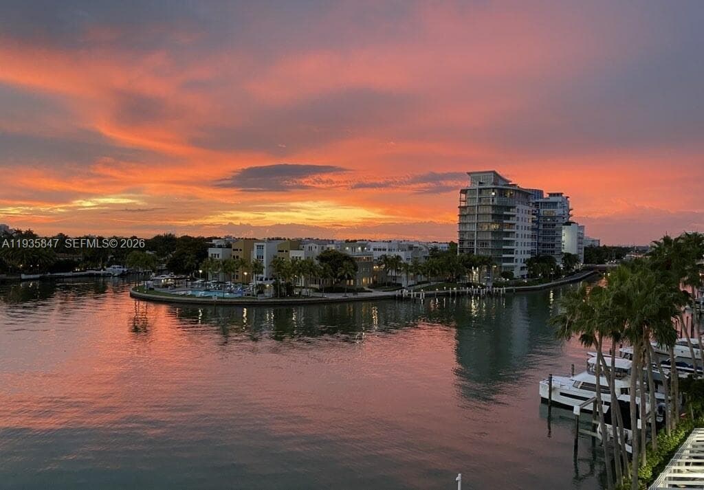 5880 Collins Ave # 302, Miami Beach FL 33140 — 36