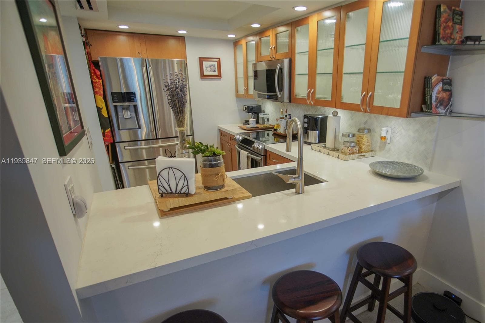 5880 Collins Ave # 302, Miami Beach FL 33140 — 9