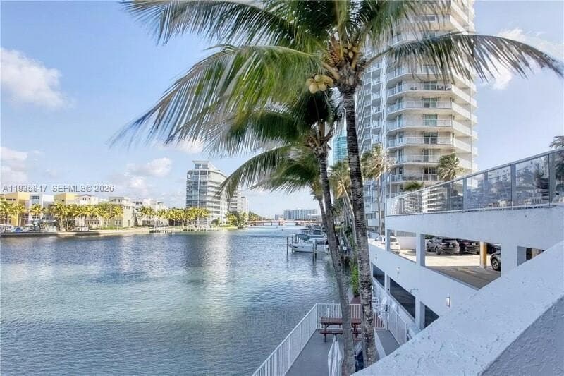 5880 Collins Ave # 302, Miami Beach FL 33140 — 29