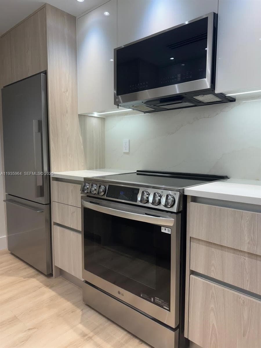 10275 Collins Ave # 333, Bal Harbour FL 33154 — 7