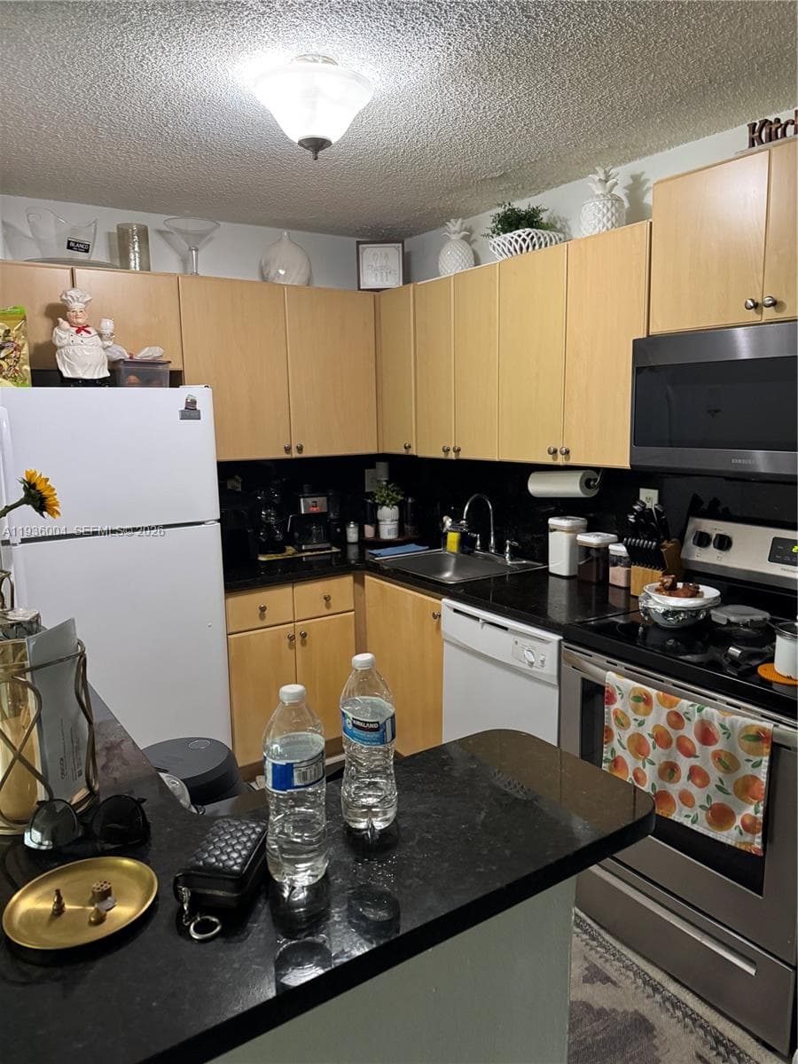 7155 NW 179th St # 112, Hialeah FL 33015 — 1