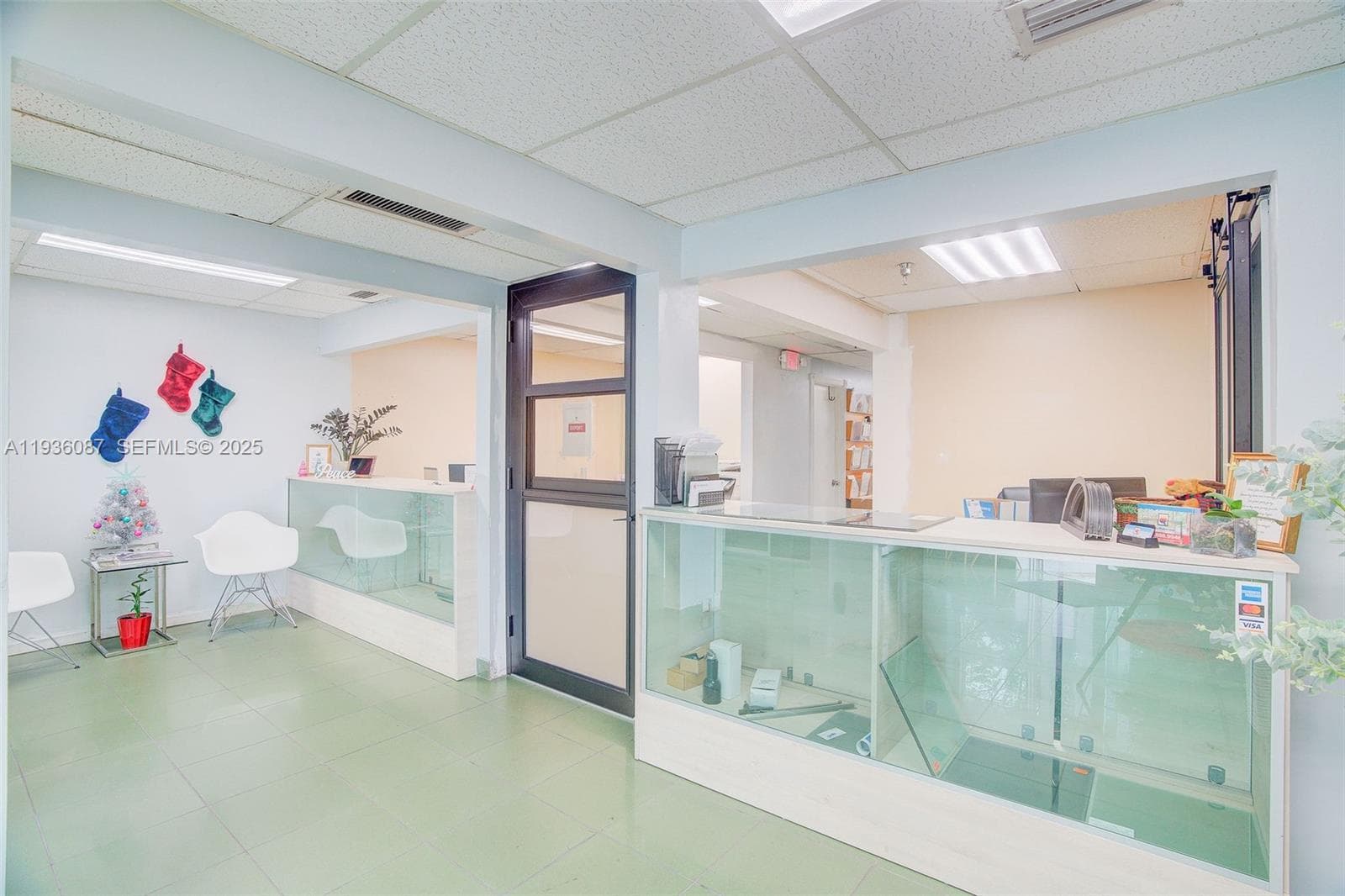 6860 NW 75th St, Medley FL 33166 — 23