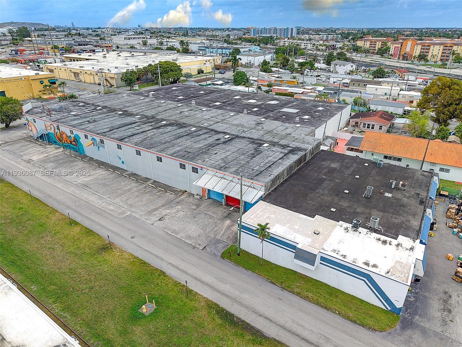 6860 NW 75th St, Medley FL 33166 — 7