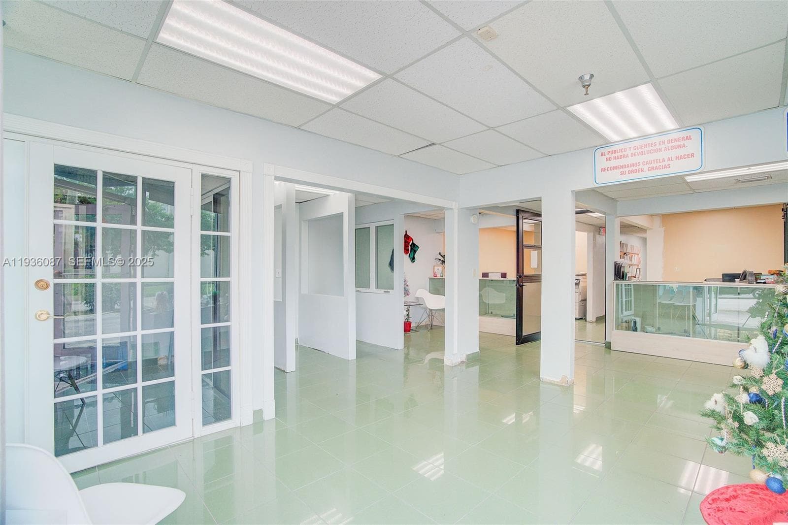 6860 NW 75th St, Medley FL 33166 — 21